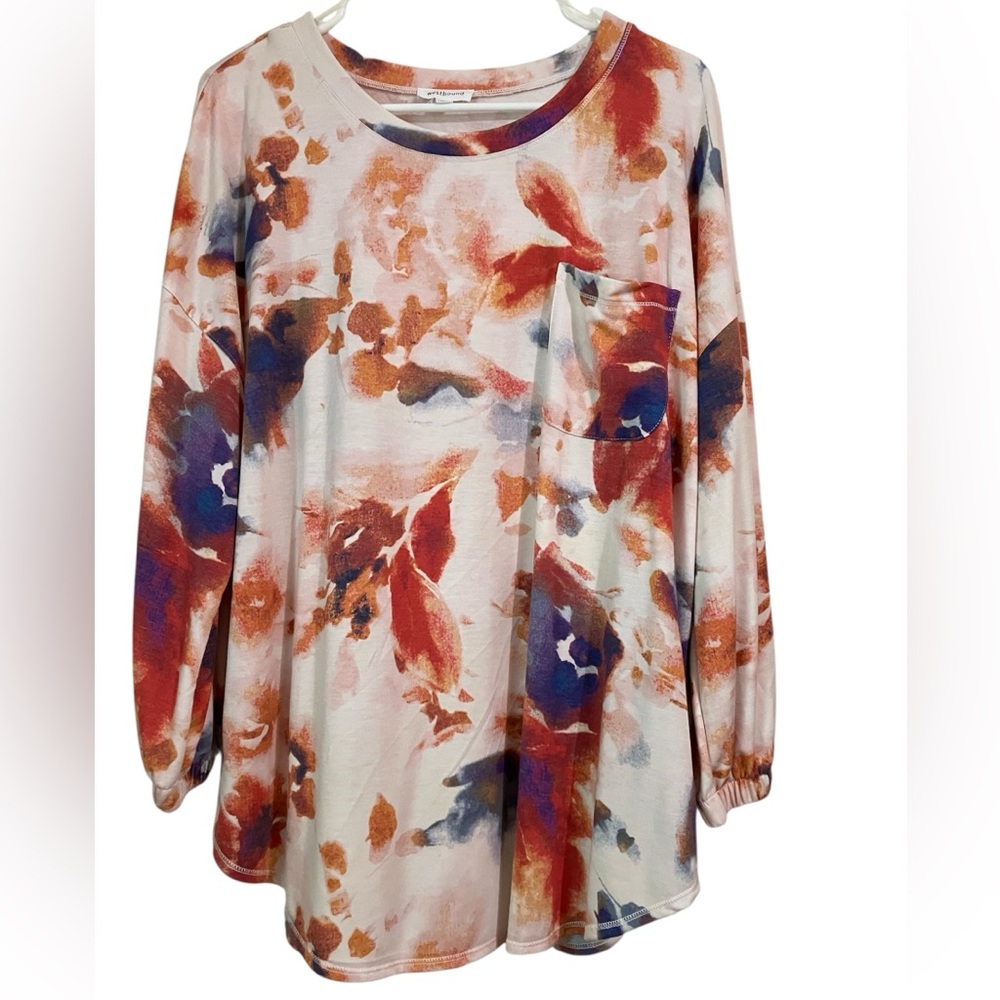 4/$20 Westbound Cream and White Long Sleeve Graphic Blouse